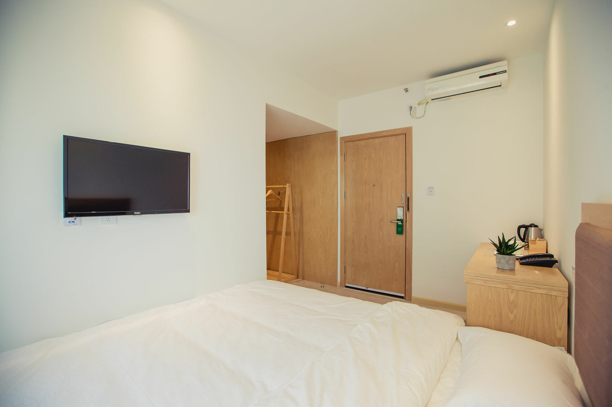 Blossom Play&Design Hotel Куньмин Экстерьер фото